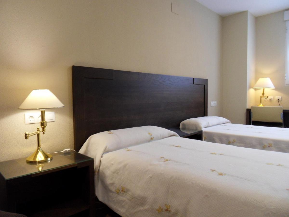 Hostal El Estudio Almansa Zewnętrze zdjęcie