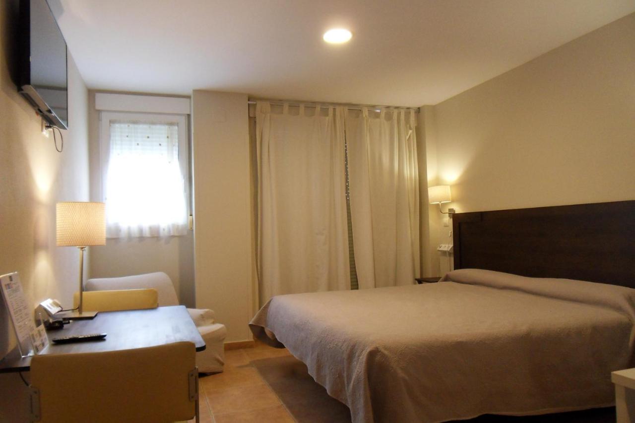 Hostal El Estudio Almansa Zewnętrze zdjęcie