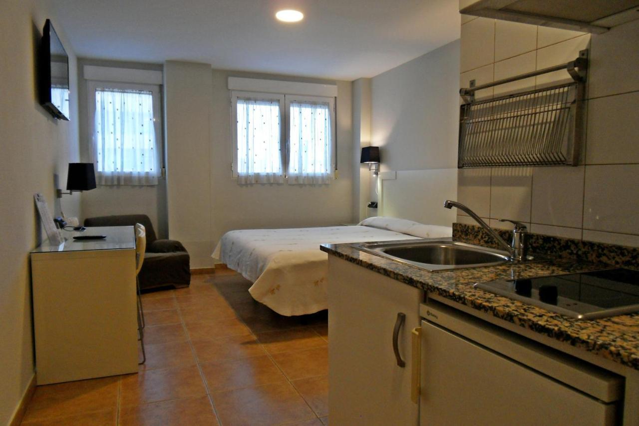 Hostal El Estudio Almansa Zewnętrze zdjęcie