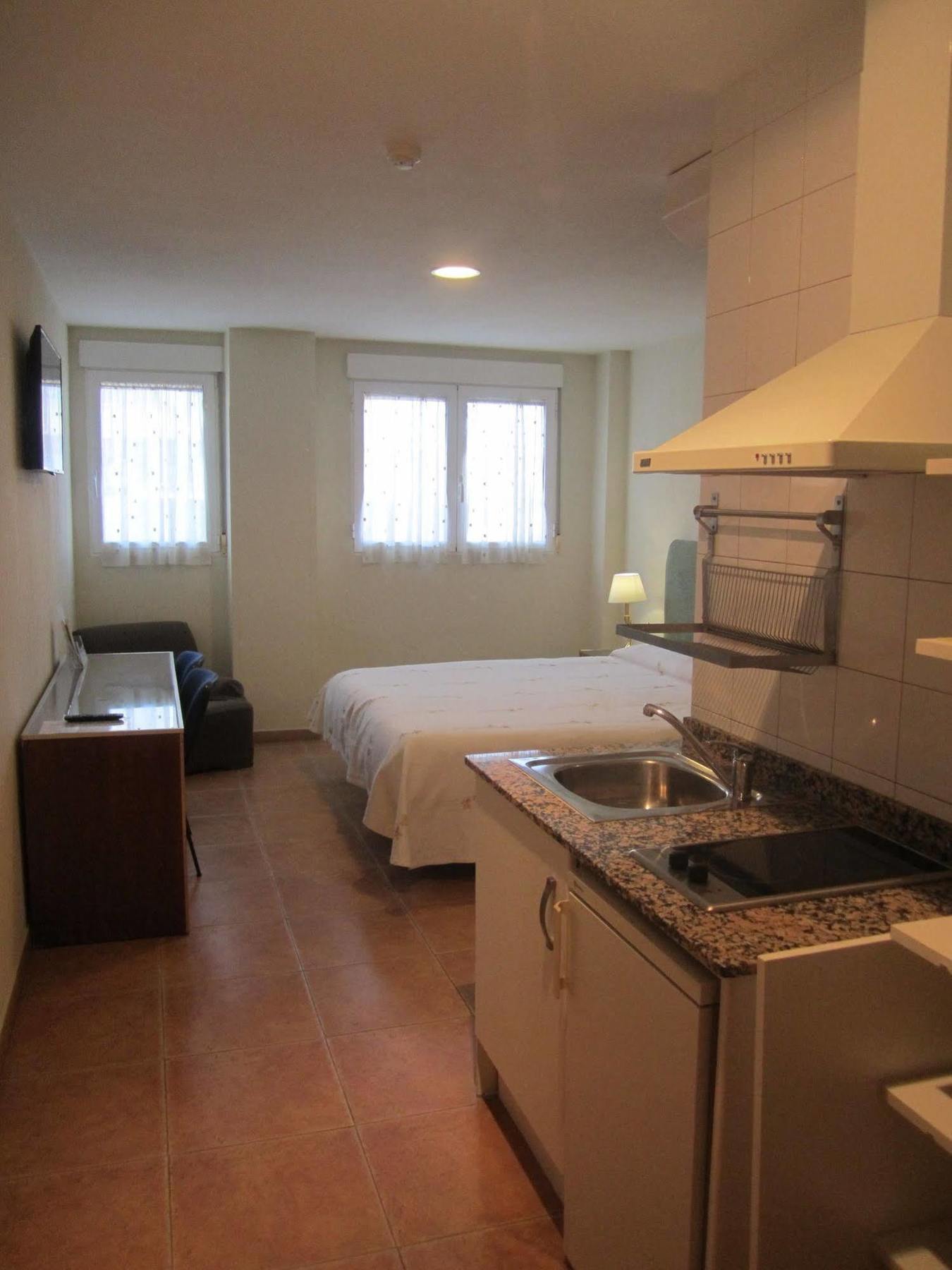 Hostal El Estudio Almansa Zewnętrze zdjęcie