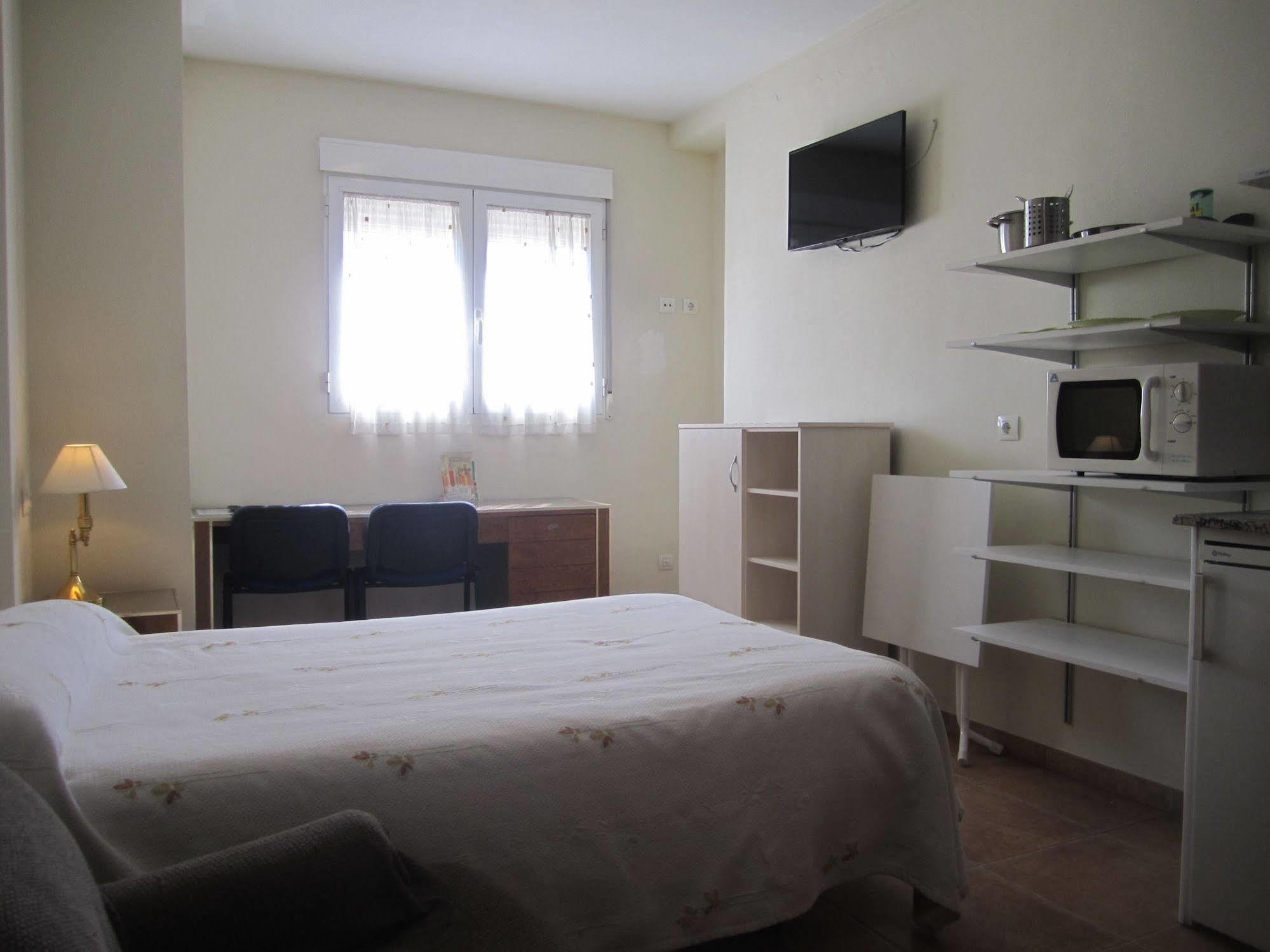 Hostal El Estudio Almansa Zewnętrze zdjęcie