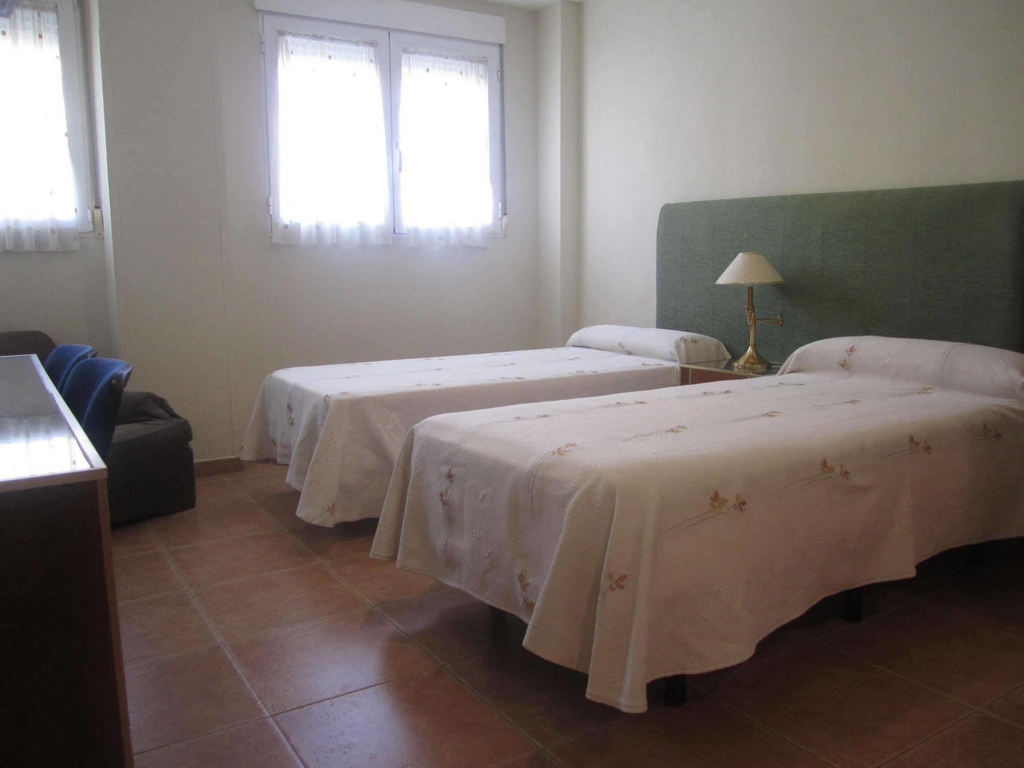 Hostal El Estudio Almansa Zewnętrze zdjęcie